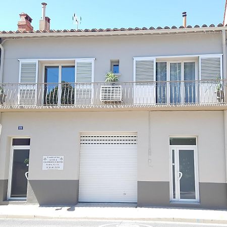 Ferienwohnung El Padre Y El Hijo D Elne Exterior foto